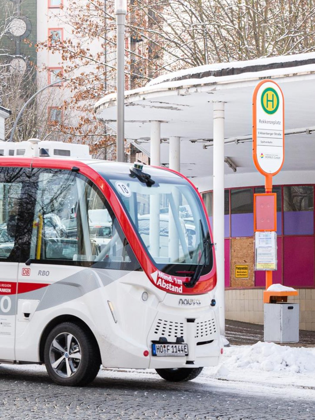 Auf diesem Foto ist ein autonomes Shuttle zu sehen