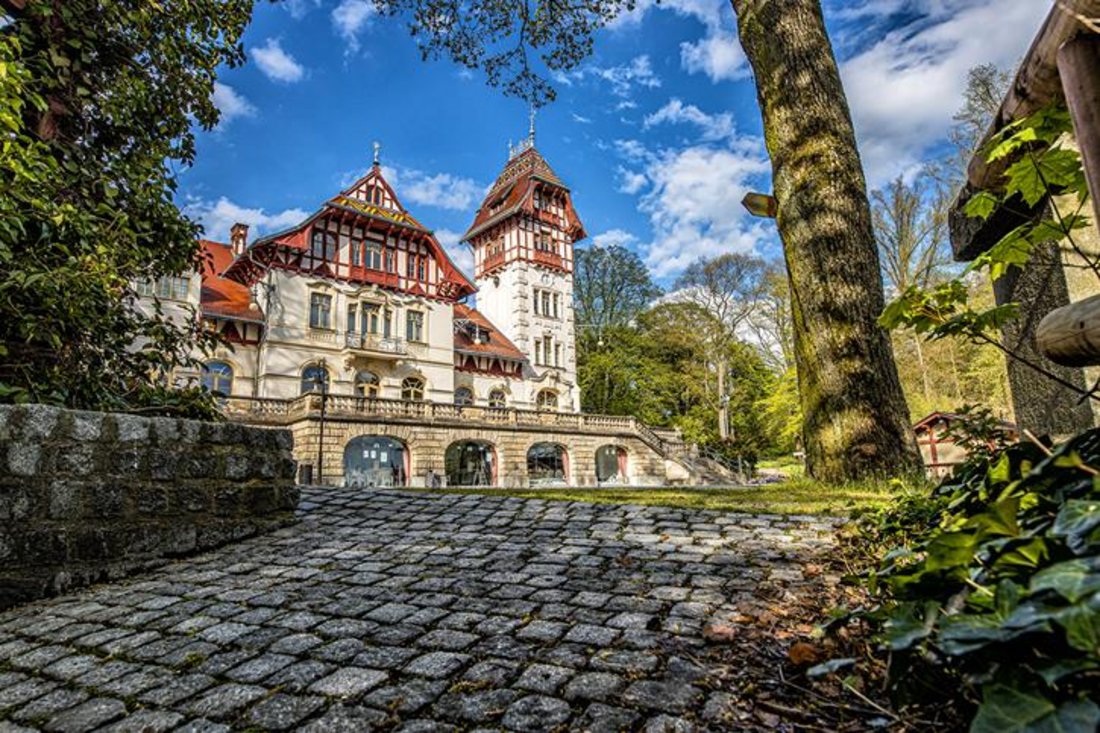 Auf diesem Foto ist das Haus am Theresienstein zu sehen