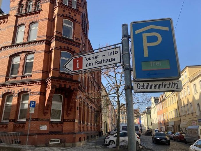 Auf diesem Foto ist eine Tiefgarage zu sehen