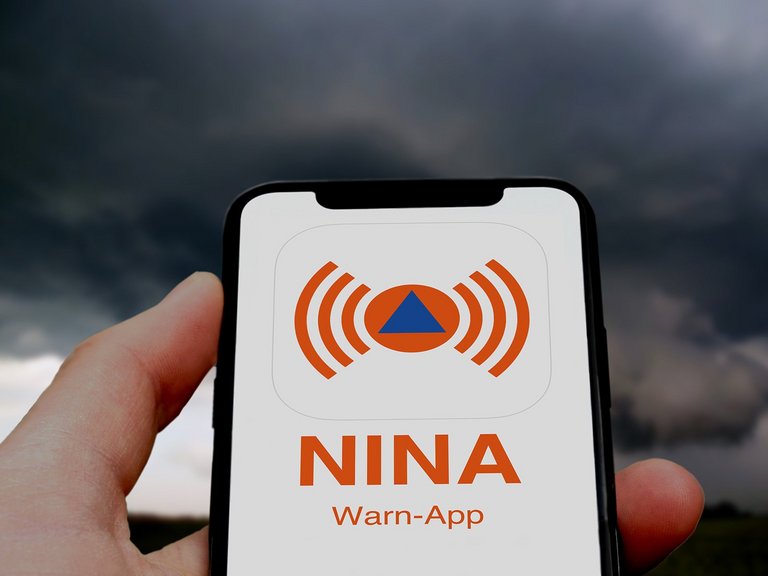 Auf diesem Foto ist die Unwetterwarnapp Nina zu sehen