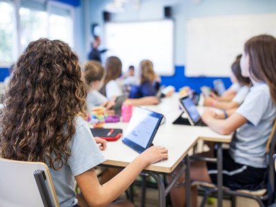Auf diesem Foto ist eine digitale Schule zu sehen.
