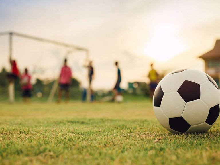 Auf diesem Foto ist eine Fußball zu sehen